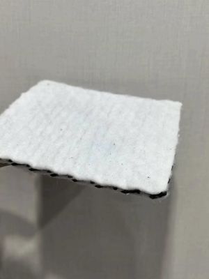저수지와 경사 보호용 3차원 복합 배수망