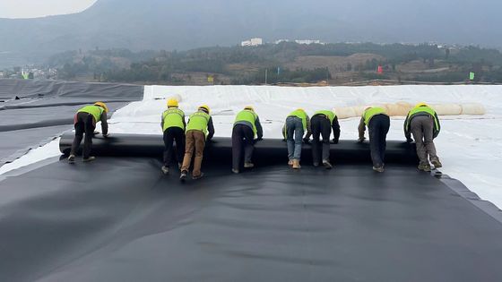 배설물 덤비 및 쓰레기 매립지 보호 HDPE 화학 저항성이 우수한 매끄러운 지오 엠브라인