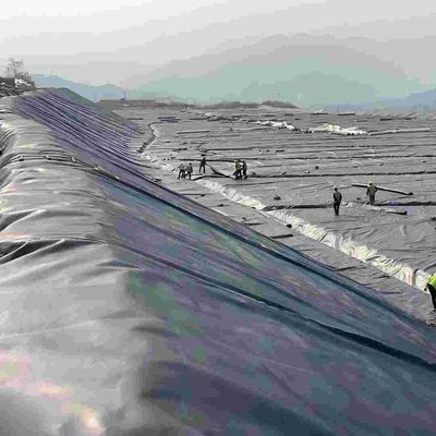 환경 프로젝트 HDPE 매끄러운 지오 엠브라인 산과 알칼리 저항성 700% 파열 때 길게 0.3mm 3.0mm 두께
