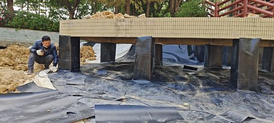 내구성 HDPE 인공 호수 방수 프로젝트의 매끄러운 지오 엠브라인 깨지기 강도 20-80N/mm 틈에 연장 700%