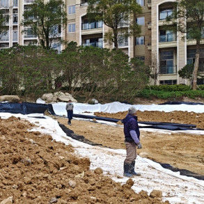 내구성 HDPE 인공 호수 방수 프로젝트의 매끄러운 지오 엠브라인 깨지기 강도 20-80N/mm 틈에 연장 700%