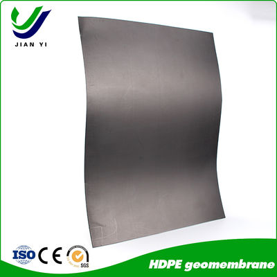 고성능 HDPE 매끄러운 지오 엠브라인, 700%의 연장, 뛰어난 화학 저항성, 수산물 재배용으로 사용자 정의 가능한 너비