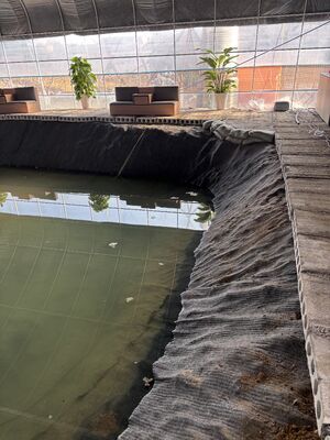 즉각적인 콘크리트 보강을 위한 유연하고 빠르게 경화되는 물 활성 시멘트 담요