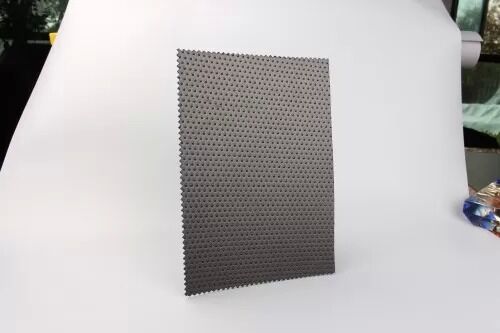 엔지니어링 프로젝트를 위한 초저투수성 고마찰 계수 안정적인 미끄럼 방지 HDPE 지오멤브레인